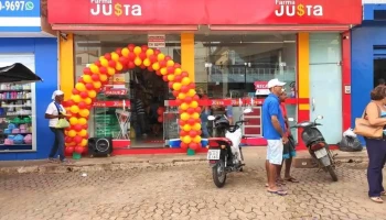 Farmacia Farma Justa - Virgem da Lapa - 284 - Centro
