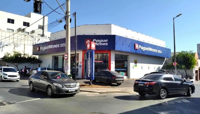 Farmacia Pague Menos Principal - - Centro